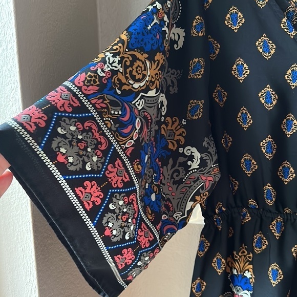 Black Kimono Sleeve V Neck Dress - Picture 6 of 9